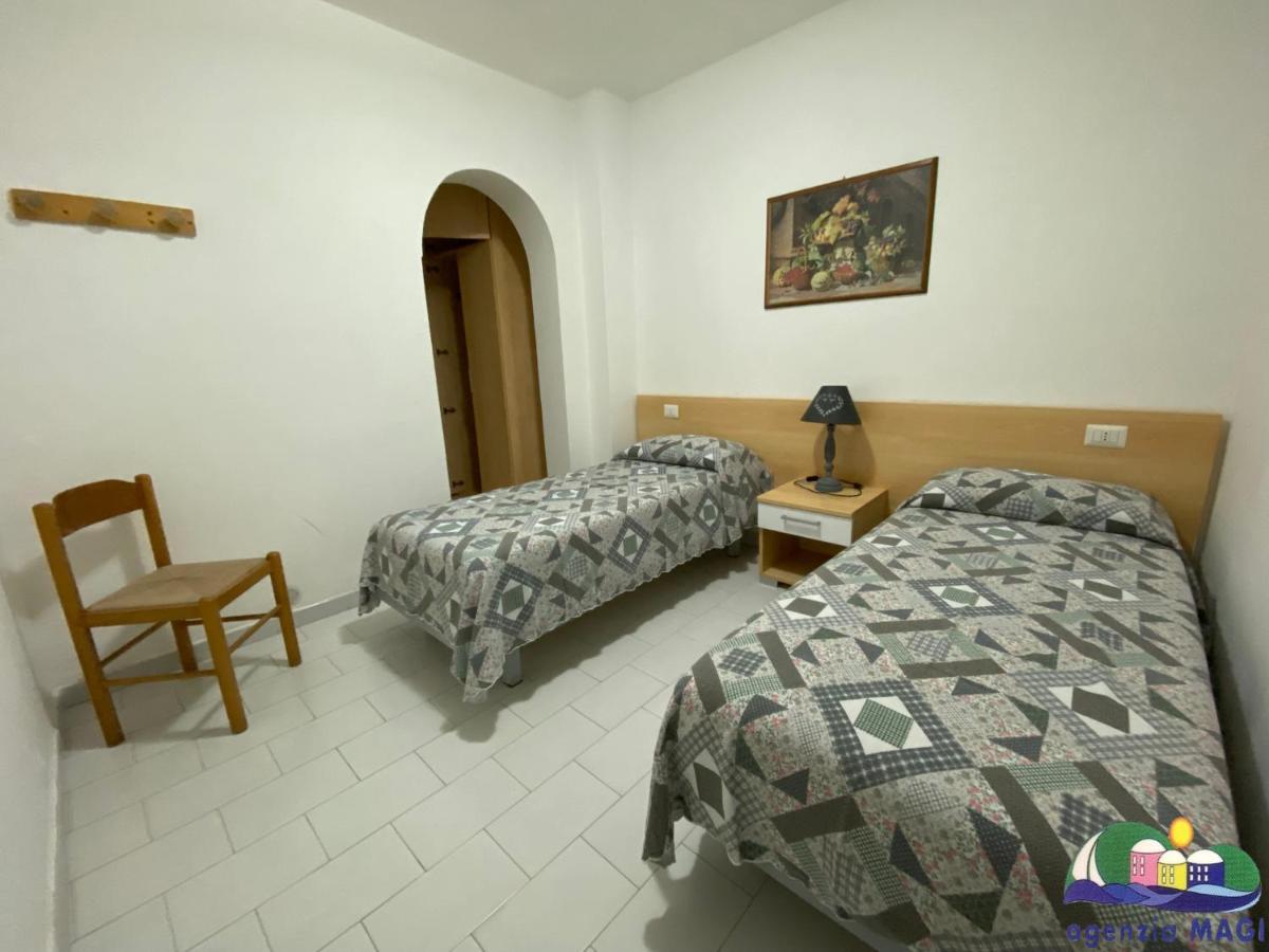 Magi - Appartamenti Maga Circe Ponza Exteriör bild
