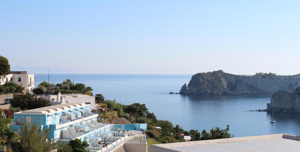 Magi - Appartamenti Maga Circe Ponza Exteriör bild