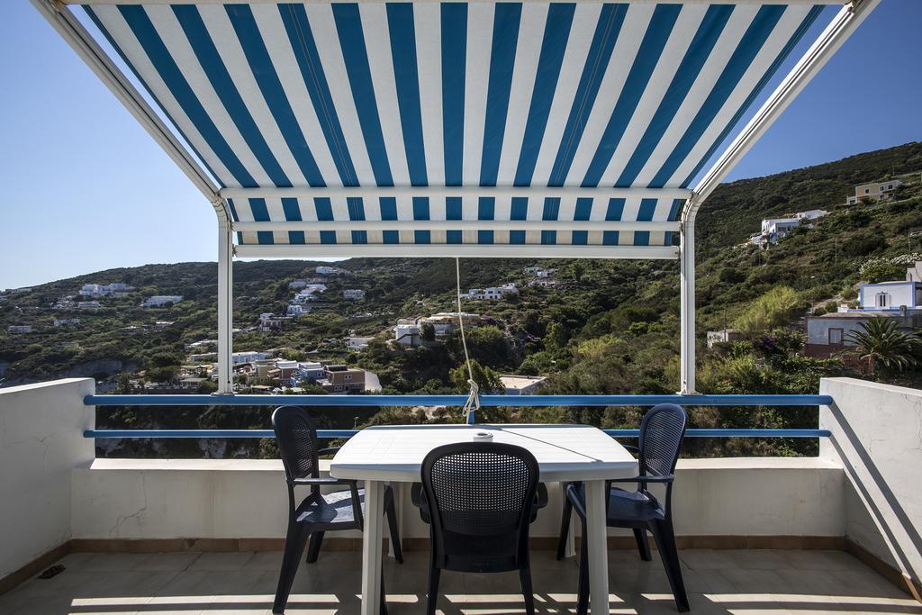 Magi - Appartamenti Maga Circe Ponza Exteriör bild