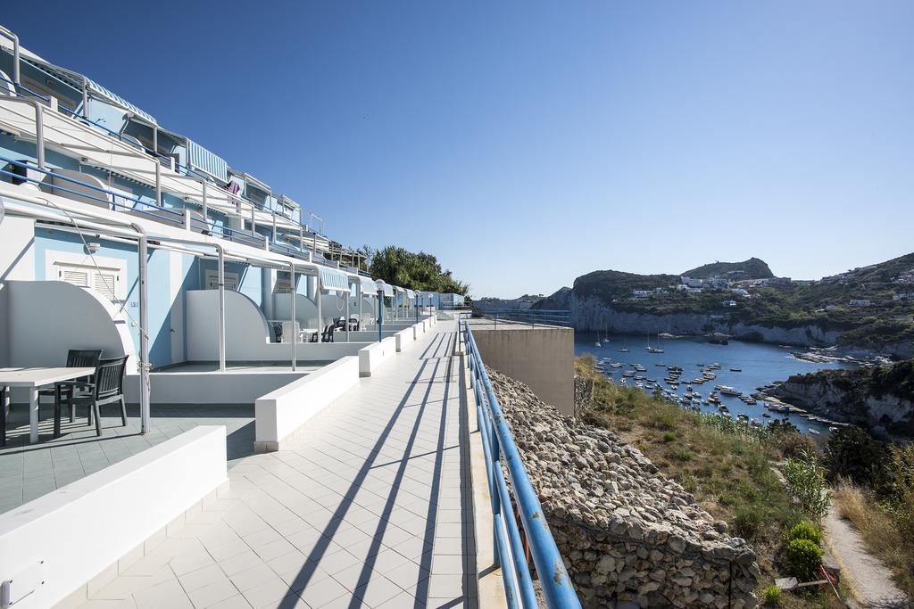 Magi - Appartamenti Maga Circe Ponza Exteriör bild