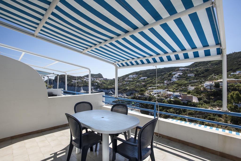 Magi - Appartamenti Maga Circe Ponza Exteriör bild