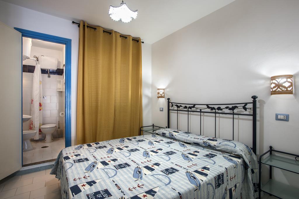 Magi - Appartamenti Maga Circe Ponza Exteriör bild