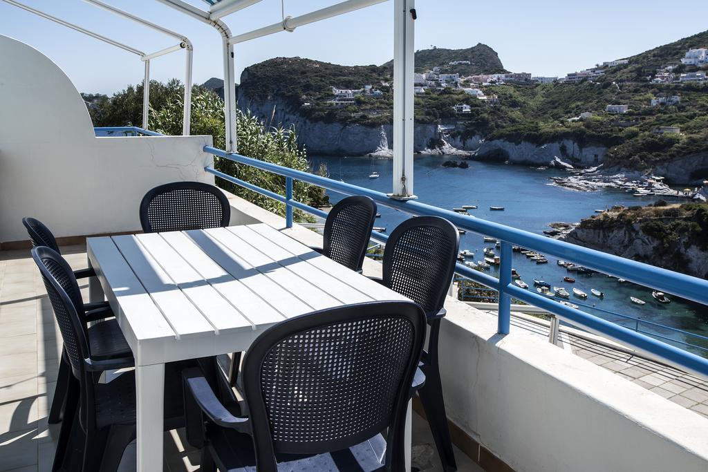 Magi - Appartamenti Maga Circe Ponza Exteriör bild