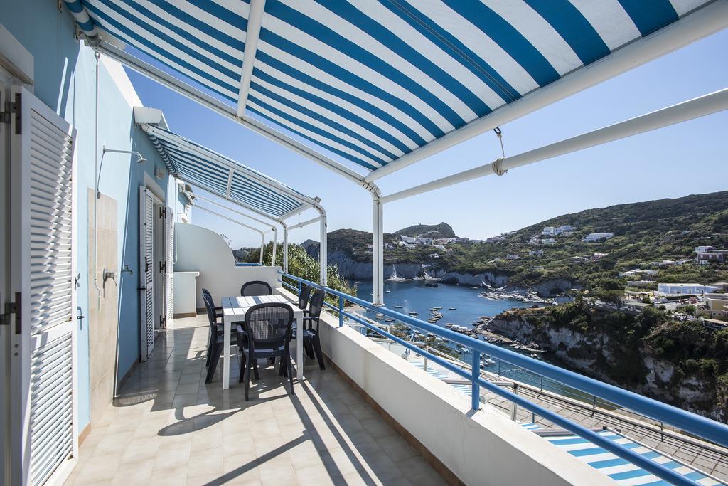 Magi - Appartamenti Maga Circe Ponza Exteriör bild