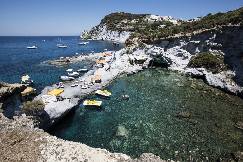 Magi - Appartamenti Maga Circe Ponza Exteriör bild